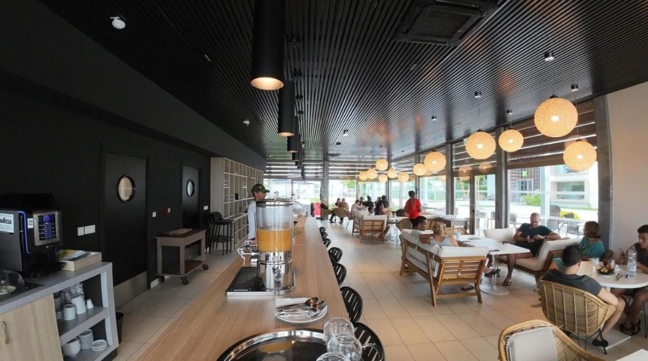 Ibis Styles Mayotte Aéroport Pamandzi Exterior foto