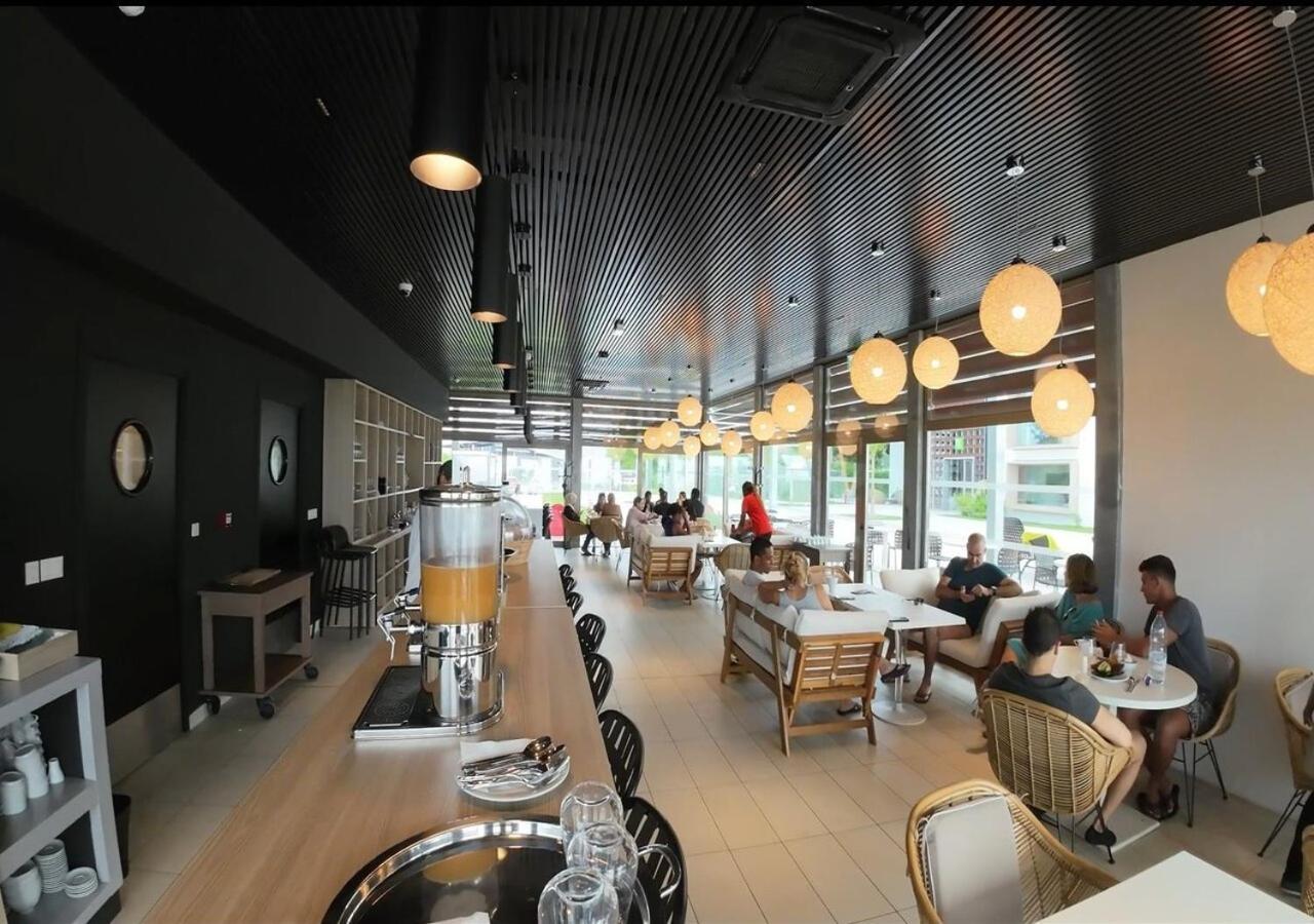 Ibis Styles Mayotte Aéroport Pamandzi Exterior foto